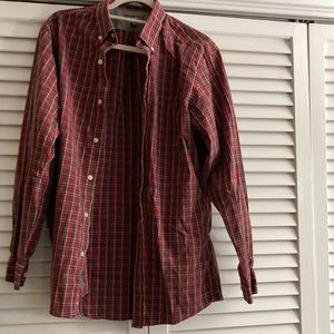 Eddie Bauer mens button down shirt. Size M.